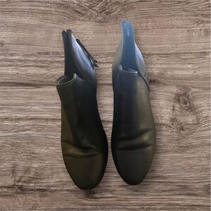 Elegant Black Leather Woman’s Boots